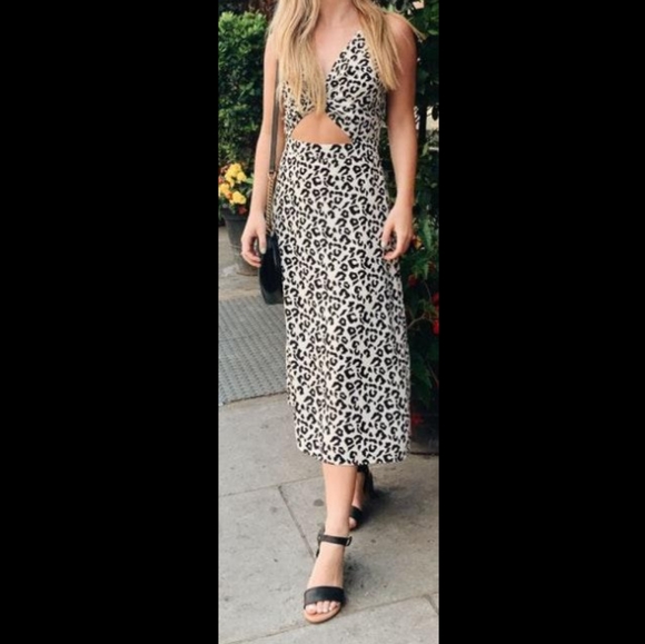 Leith Leopard print Front Twist Dress

Size Large - Picture 1 of 11